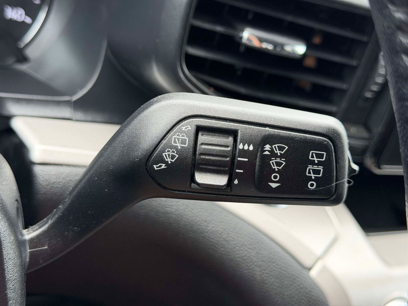 Certified 2023 Ford Explorer XLT AWD/4WD image 27