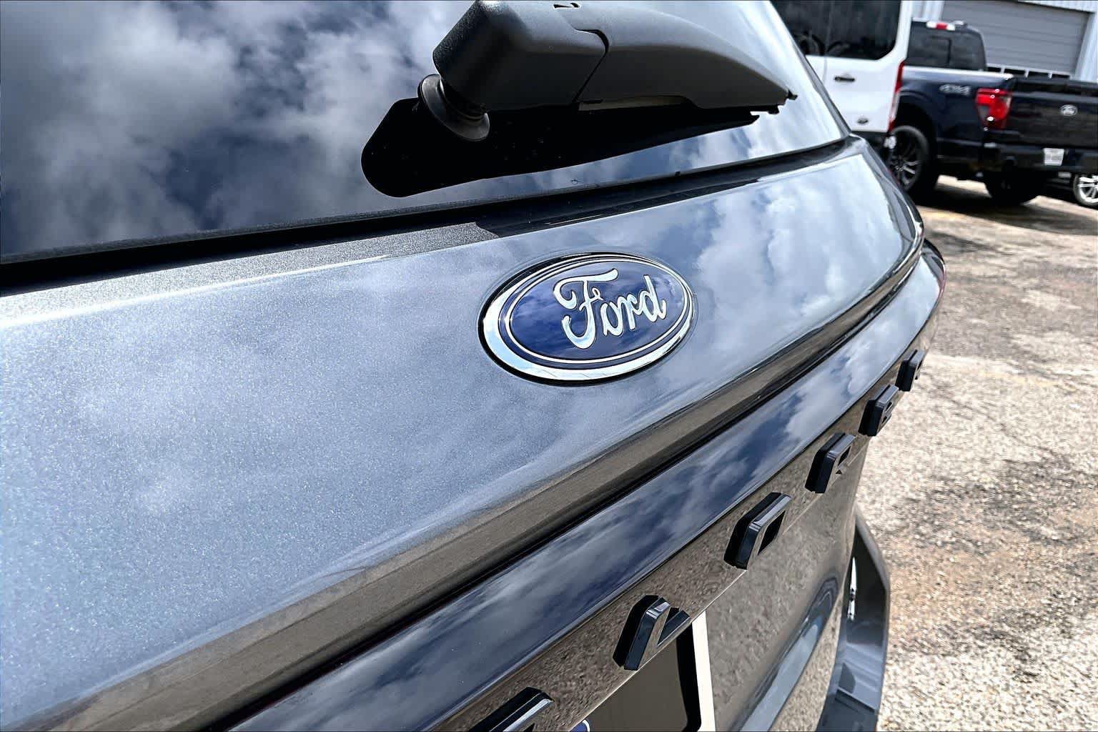 Certified 2025 Ford Explorer ST w/ Sun And Sound Package AWD/4WD image 31