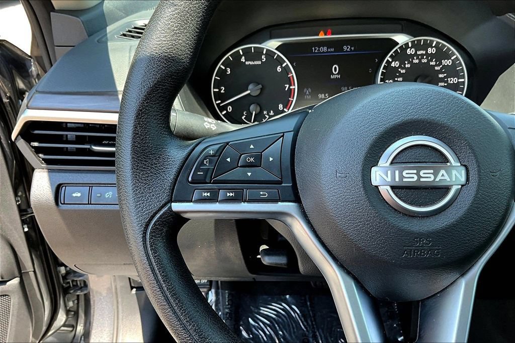 Used 2024 Nissan Altima 2.5 SV FWD image 13