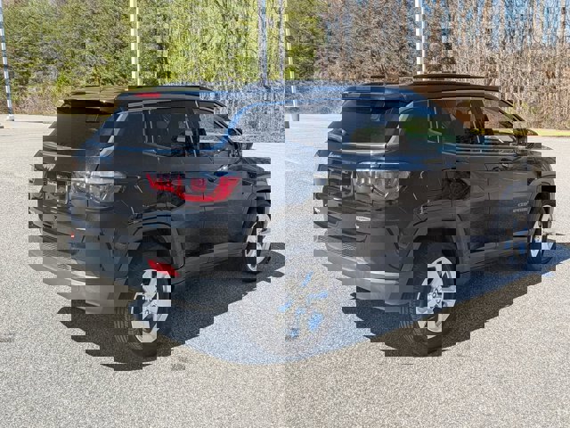 Used 2019 Jeep Compass Latitude w/ Cold Weather Group image 4