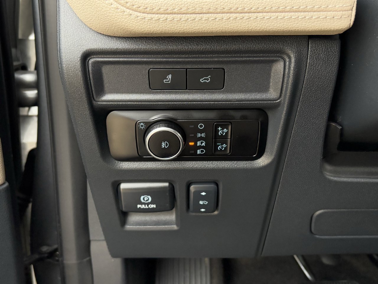 Certified 2024 Ford Expedition Limited RWD image 25