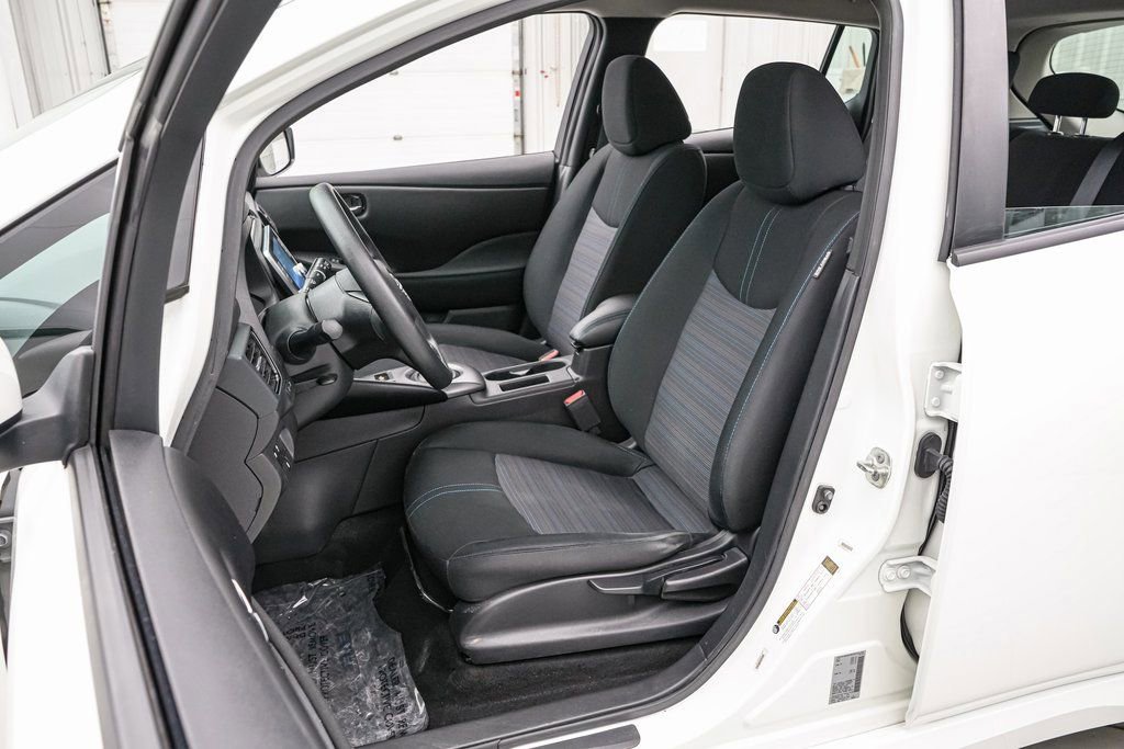 Used 2023 Nissan Leaf S image 11
