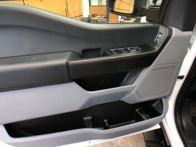 Certified 2023 Ford F350 XL w/ Snow Plow/Camper Package AWD/4WD image 12