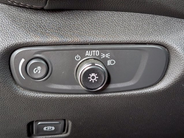 Used 2025 Chevrolet Blazer LT FWD image 10