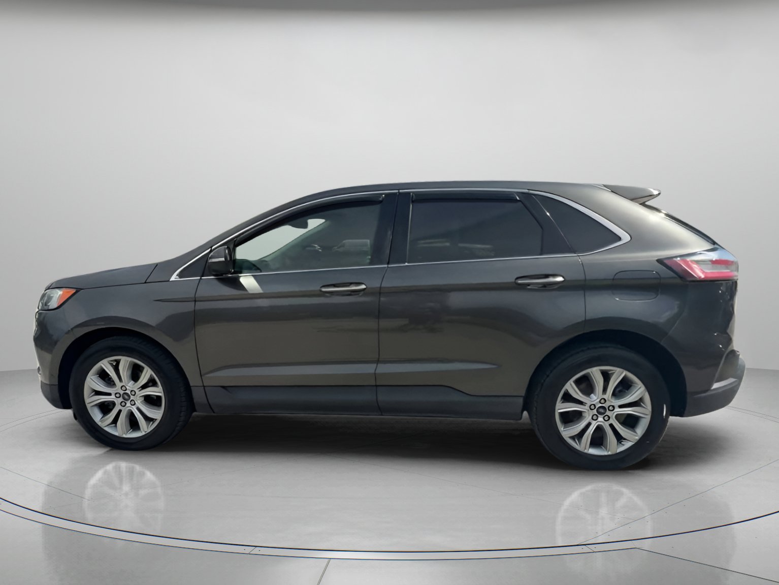 Certified 2019 Ford Edge Titanium w/ Equipment Group 301A FWD image 19