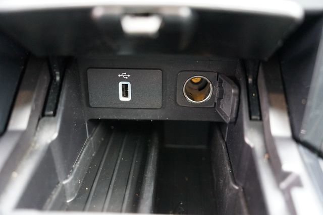 Certified 2018 Ford Explorer XLT w/ Equipment Group 201A image 18