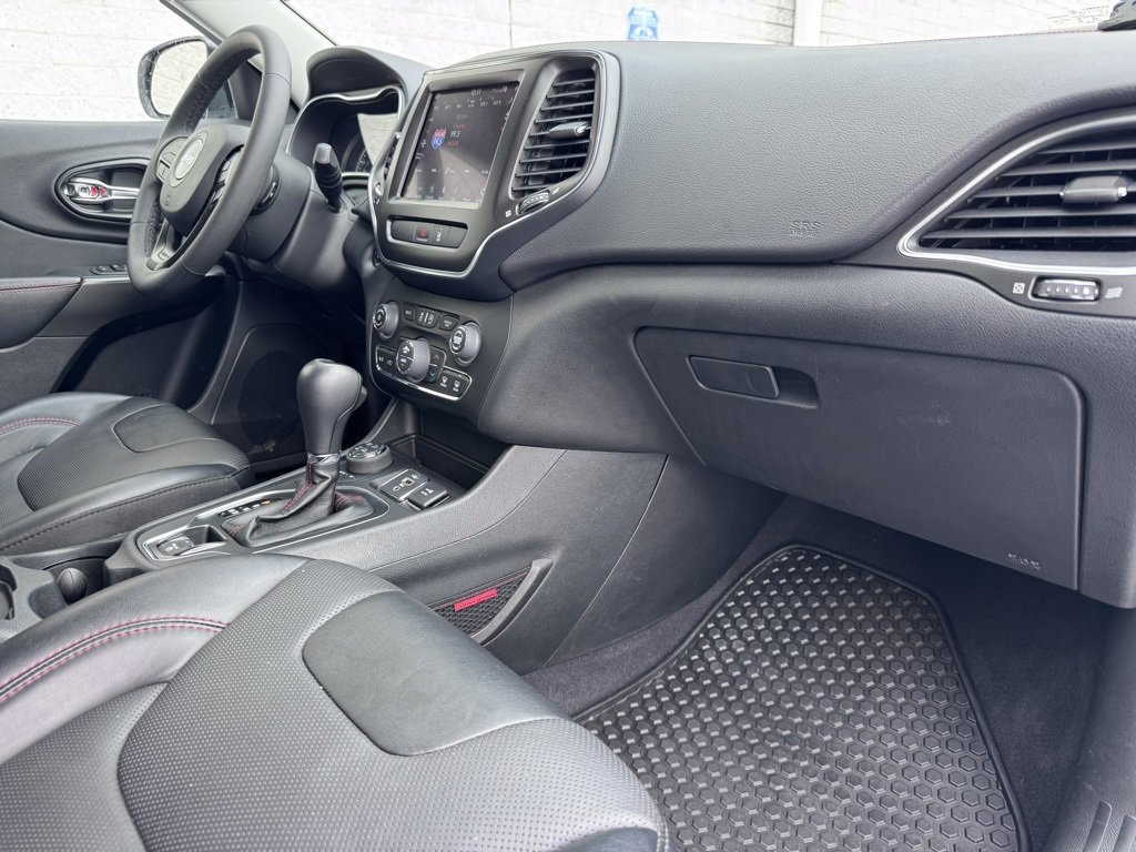 Used 2022 Jeep Cherokee Trailhawk w/ Sound & Nav Group image 18