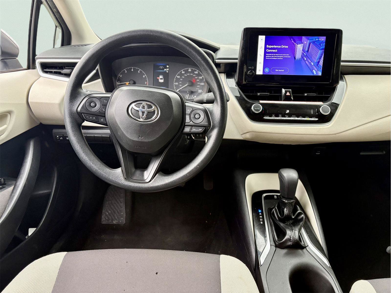 Used 2025 Toyota Corolla LE FWD image 14