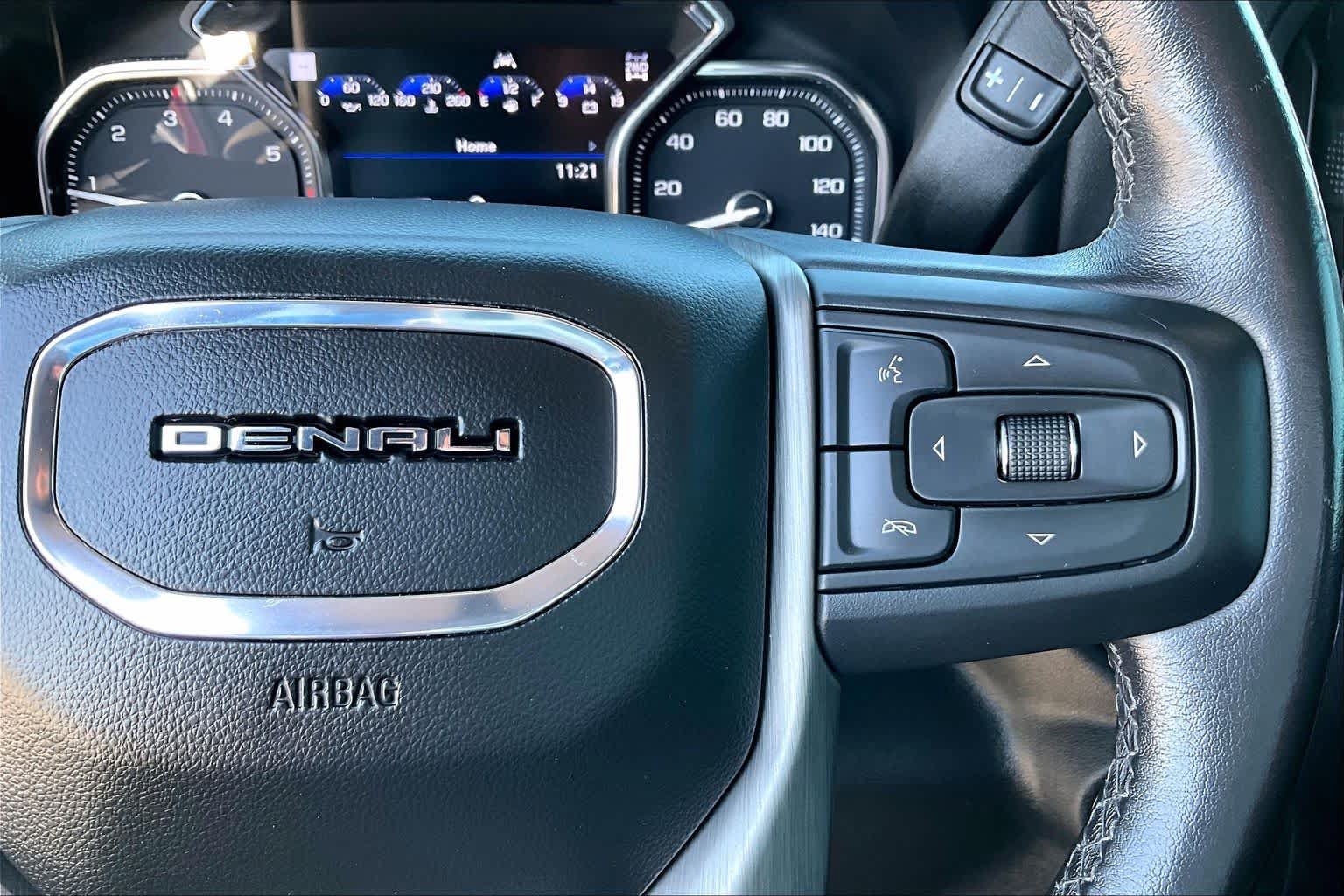 Used 2022 GMC Sierra 1500 Denali w/ Denali Reserve Package AWD/4WD image 24