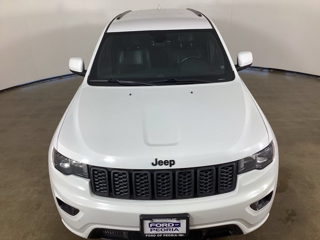 Used 2018 Jeep Grand Cherokee Altitude AWD/4WD image 4