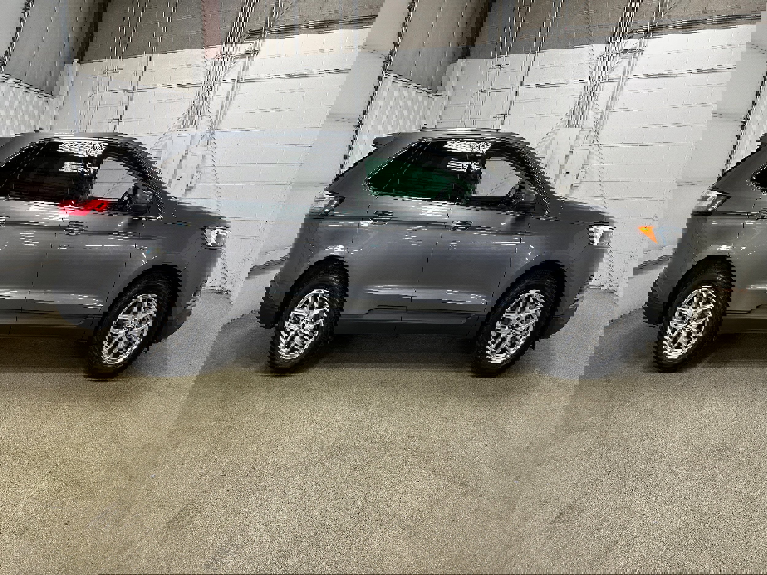 Certified 2024 Ford Edge SEL image 2