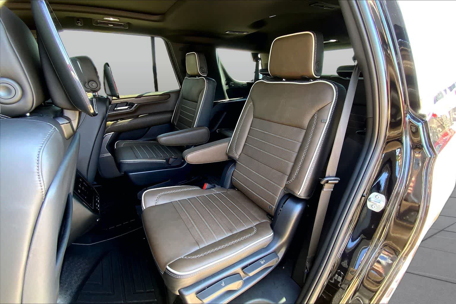 Used 2025 GMC Yukon Denali Ultimate AWD/4WD image 20