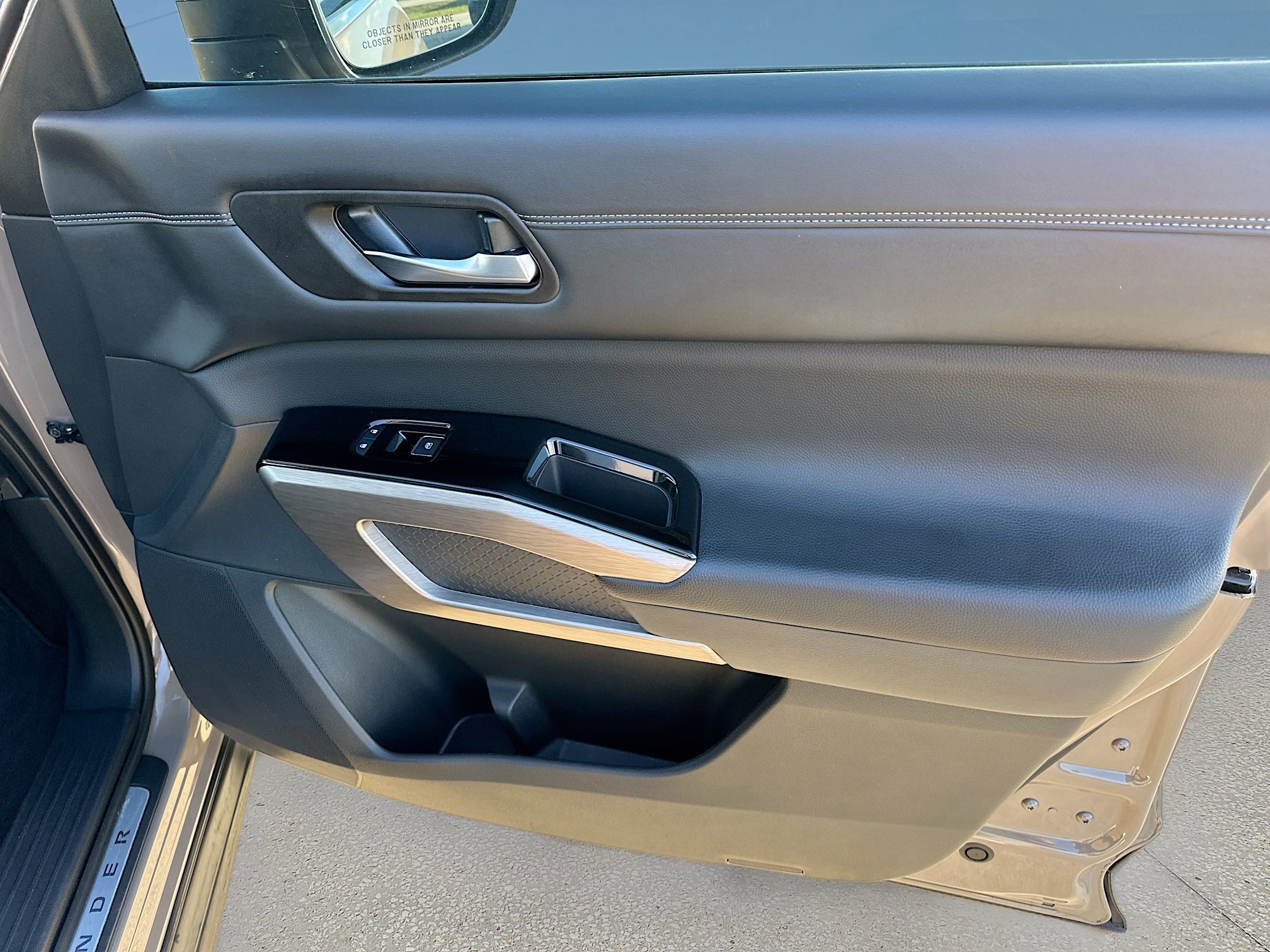 Used 2023 Nissan Pathfinder Platinum w/ Cargo Package image 30