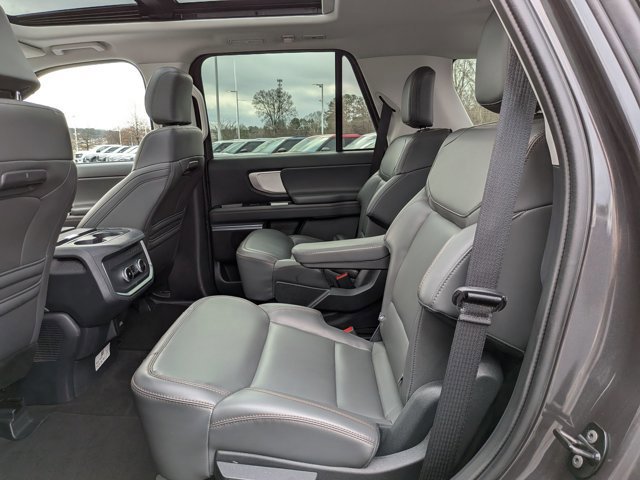 Certified 2025 Ford Expedition Active image 28