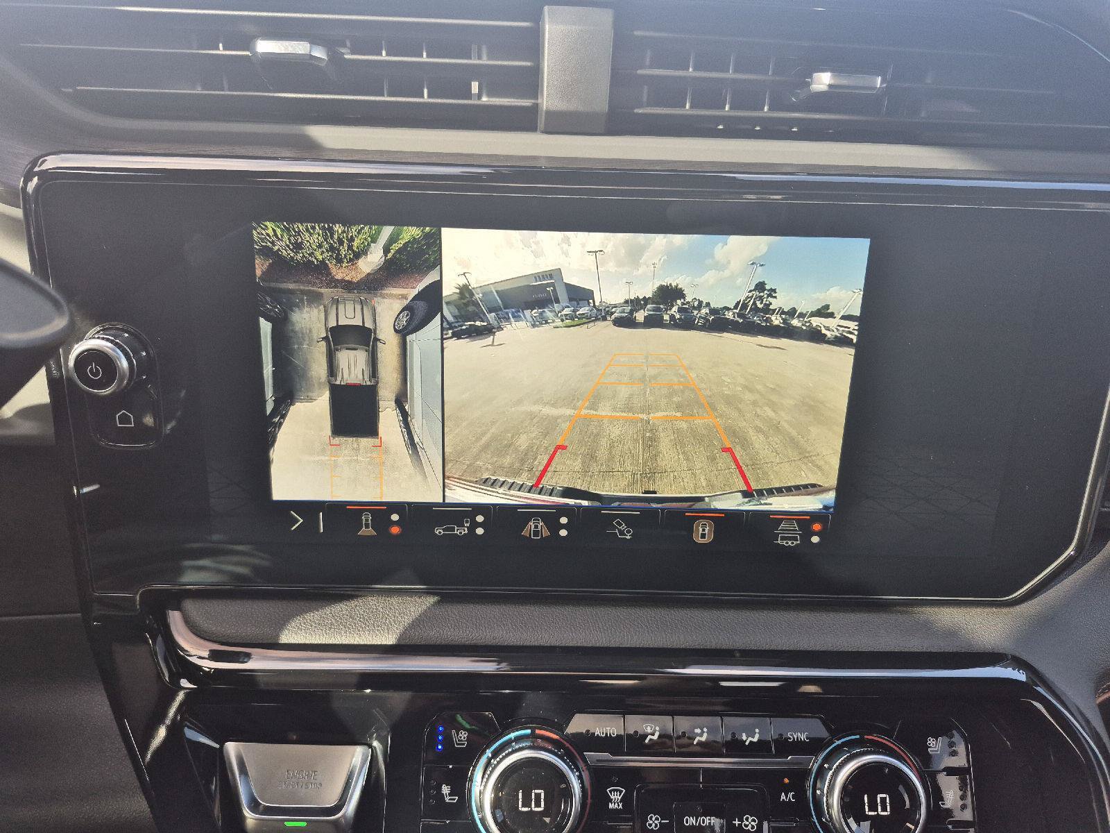 Used 2025 GMC Sierra 2500 AT4 w/ AT4 Premium Plus Package AWD/4WD image 4