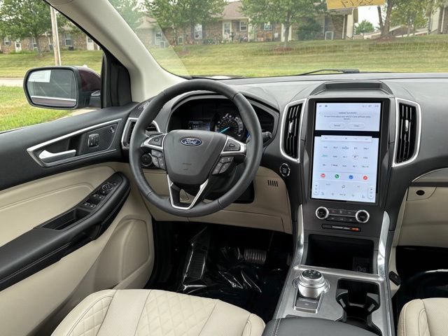 Certified 2024 Ford Edge Titanium w/ Equipment Group 301A AWD/4WD image 25