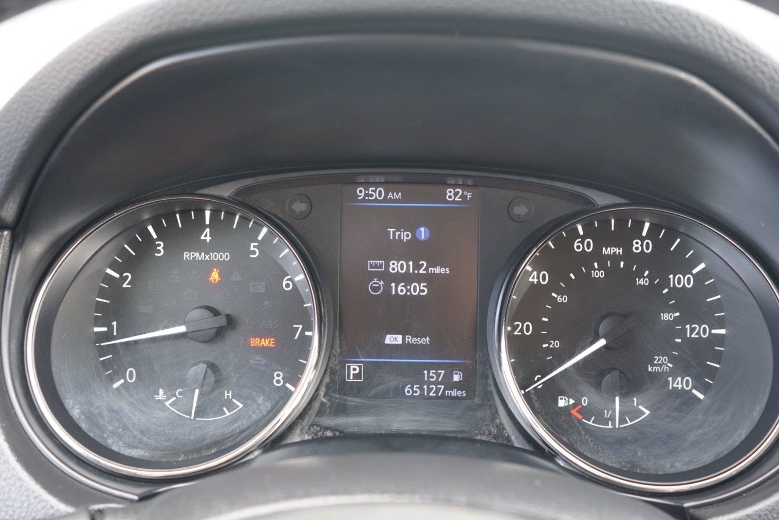 Used 2018 Nissan Rogue SV AWD/4WD image 16