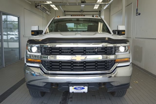Used 2018 Chevrolet Silverado 1500 LT w/ Trailering Package AWD/4WD image 16