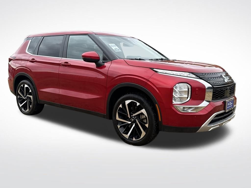 Used 2024 Mitsubishi Outlander SE AWD/4WD image 1