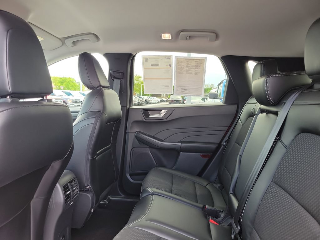 Certified 2025 Ford Escape SE FWD image 14
