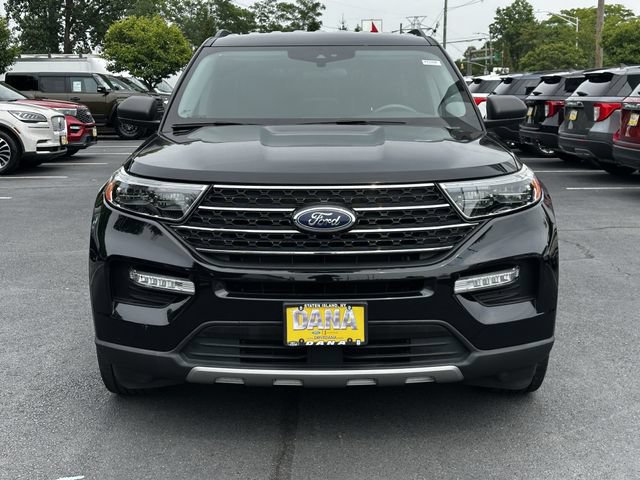 Certified 2023 Ford Explorer XLT w/ Equipment Group 202A AWD/4WD image 2