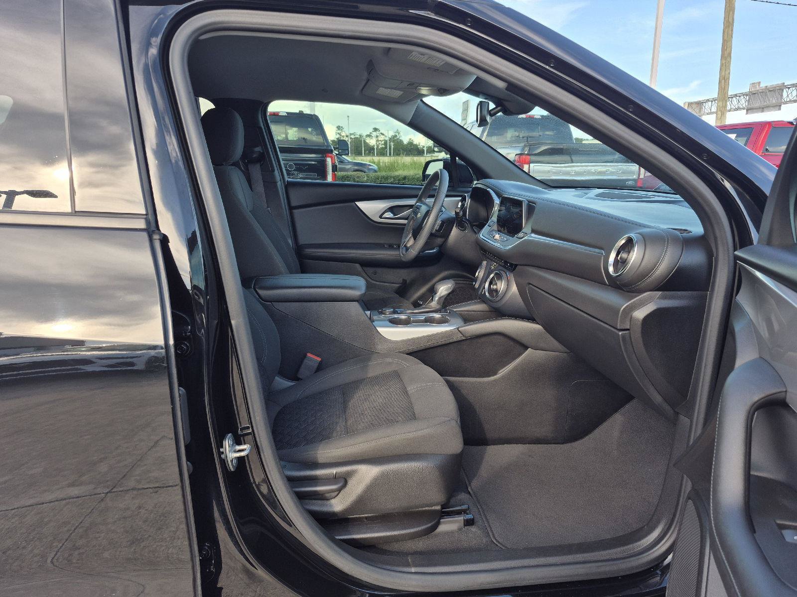 Used 2022 Chevrolet Blazer LT FWD image 9