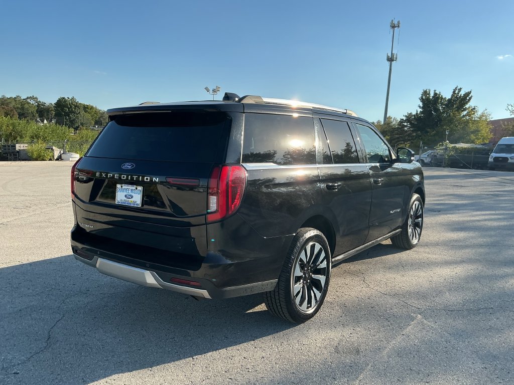 Certified 2026 Ford Expedition Platinum w/ Driver's Package AWD/4WD image 5
