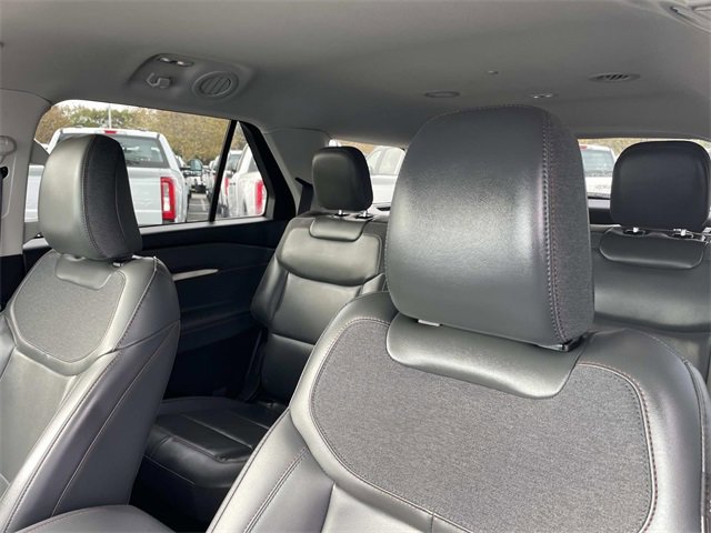 Certified 2025 Ford Explorer Active w/ Active Comfort Package image 24