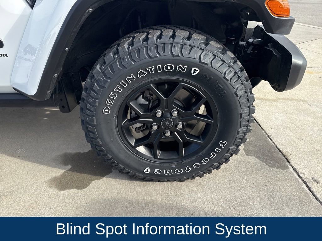 Used 2024 Jeep Gladiator Sport image 8