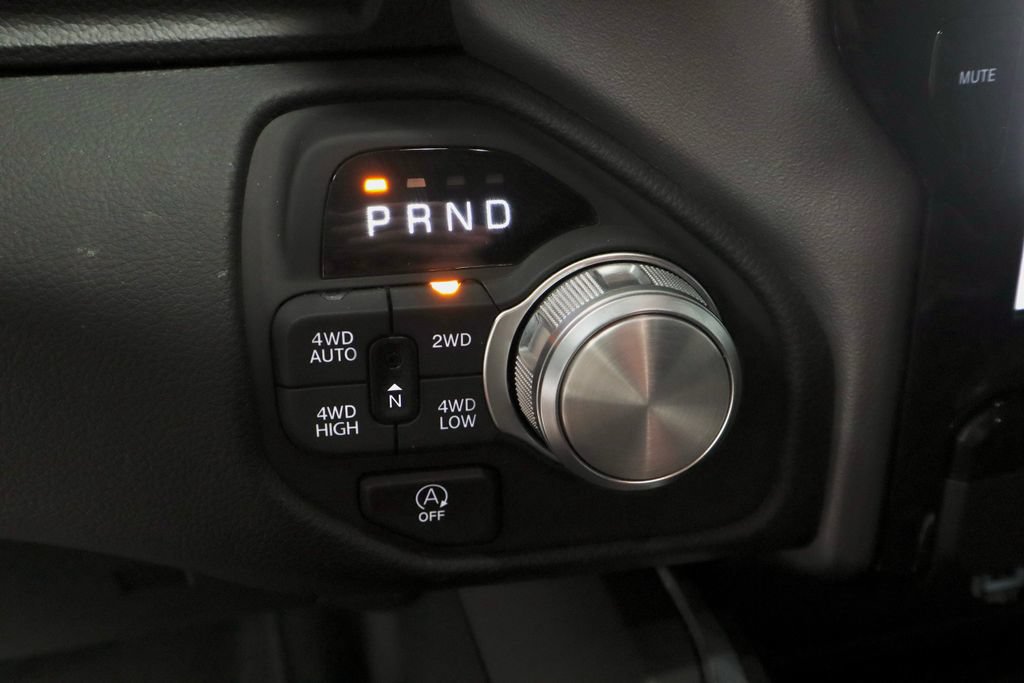 Used 2025 RAM 1500 Laramie w/ Sport Appearance Package AWD/4WD image 34