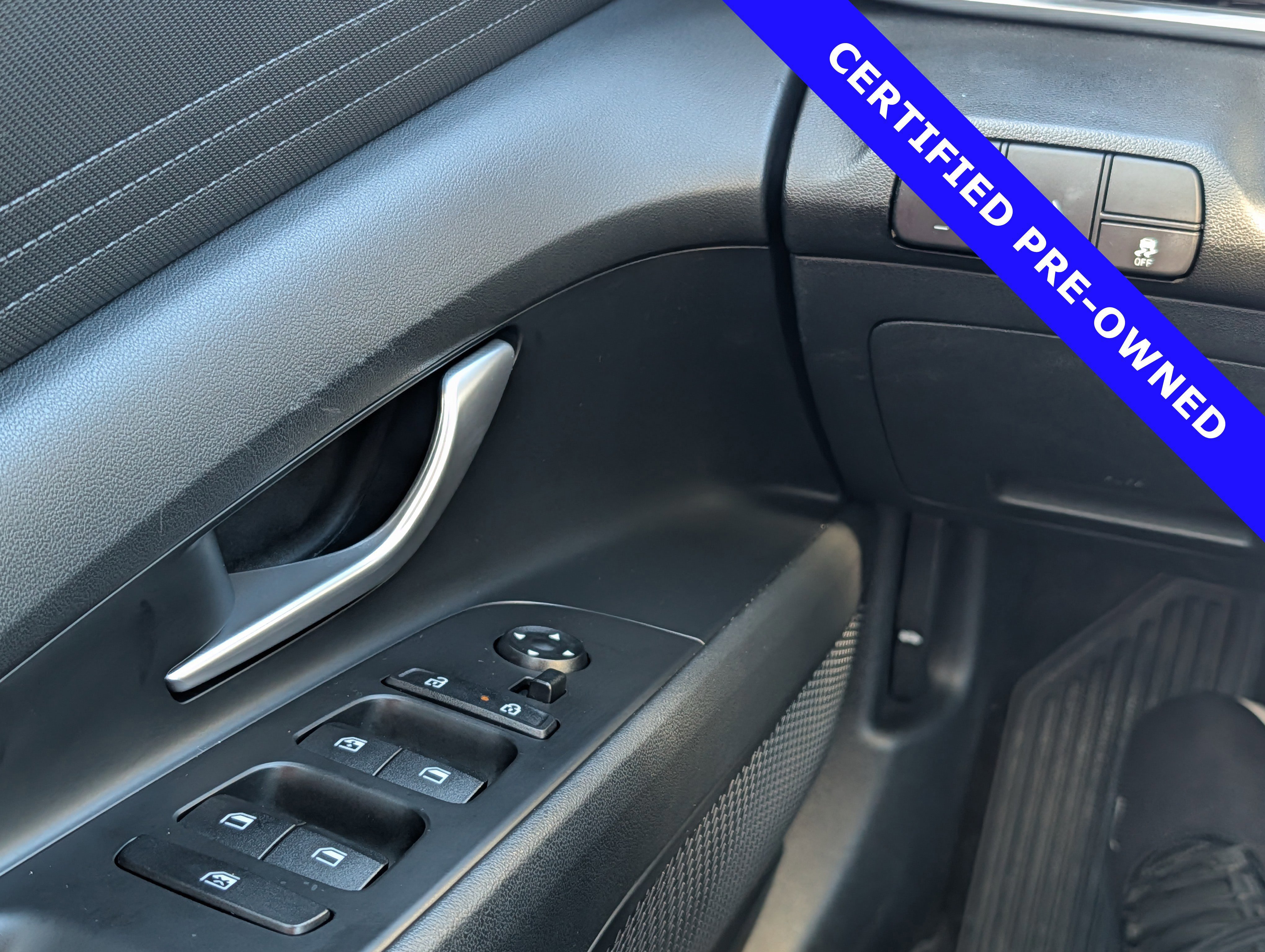 Used 2023 Hyundai Elantra SEL image 21