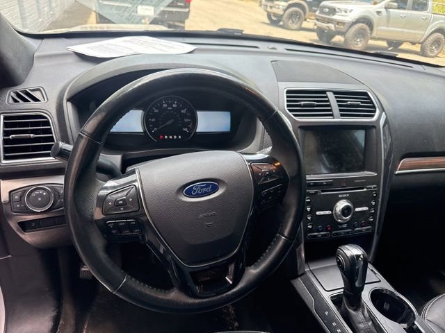Certified 2018 Ford Explorer Limited FWD image 16