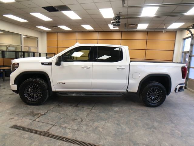 Used 2022 GMC Sierra 1500 AT4 w/ AT4 Preferred Package image 2