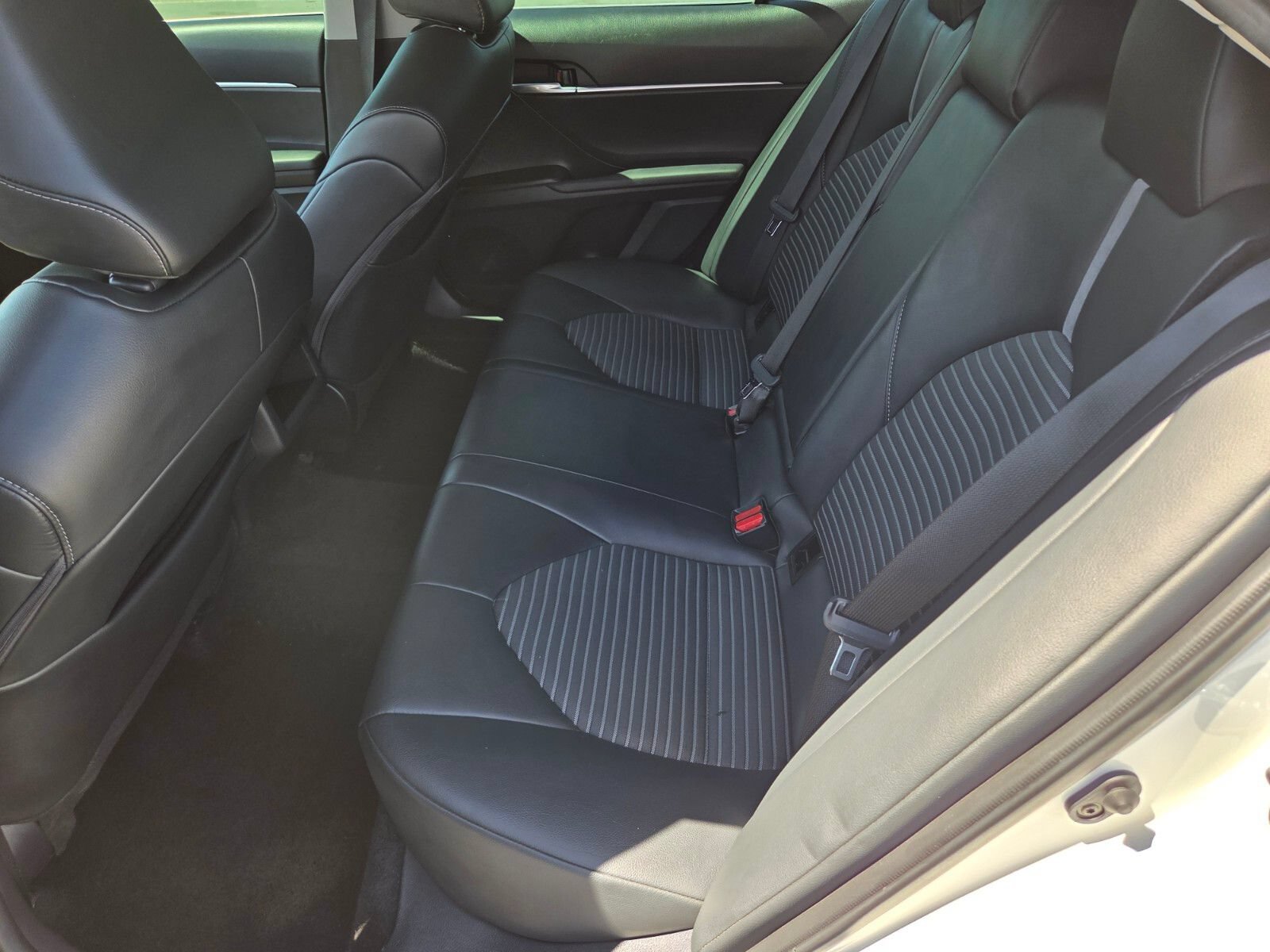 Used 2024 Toyota Camry SE FWD image 11