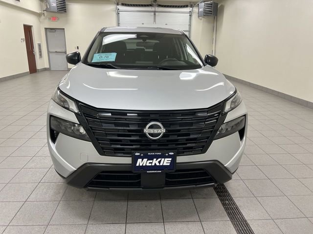 Used 2024 Nissan Rogue S AWD/4WD image 4