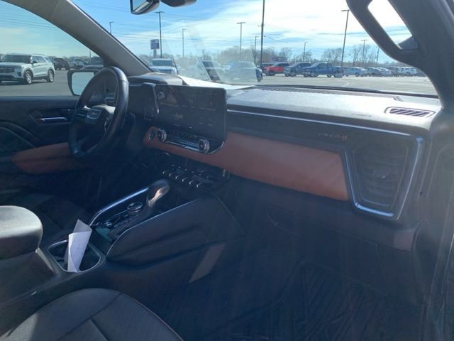 Used 2023 GMC Canyon AT4 w/ AT4 Premium Package image 15