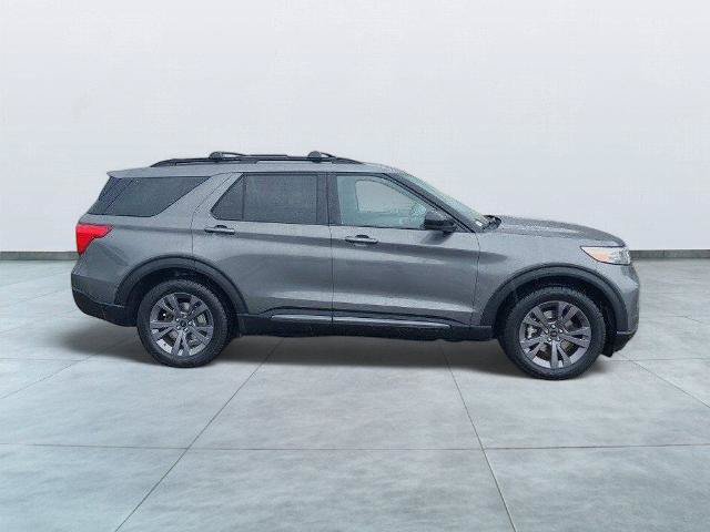 Certified 2023 Ford Explorer XLT w/ Equipment Group 202A AWD/4WD image 8