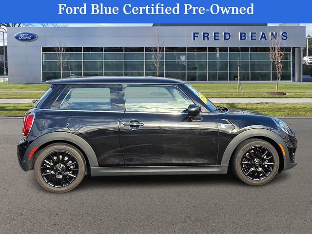Used 2021 MINI Cooper 2-Door Hardtop w/ Premium Package image 5