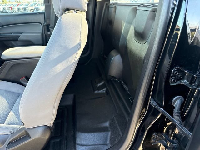 Used 2018 Chevrolet Colorado W/T RWD image 12