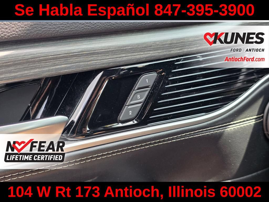 Used 2024 Jeep Wagoneer L Series II w/ Flexible Seating Group AWD/4WD image 47