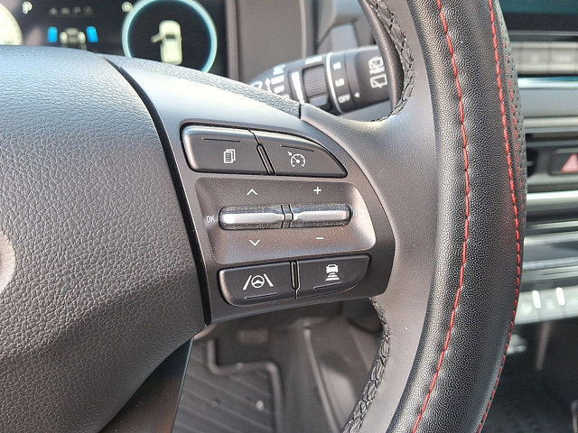 Used 2023 Hyundai Kona Limited image 23