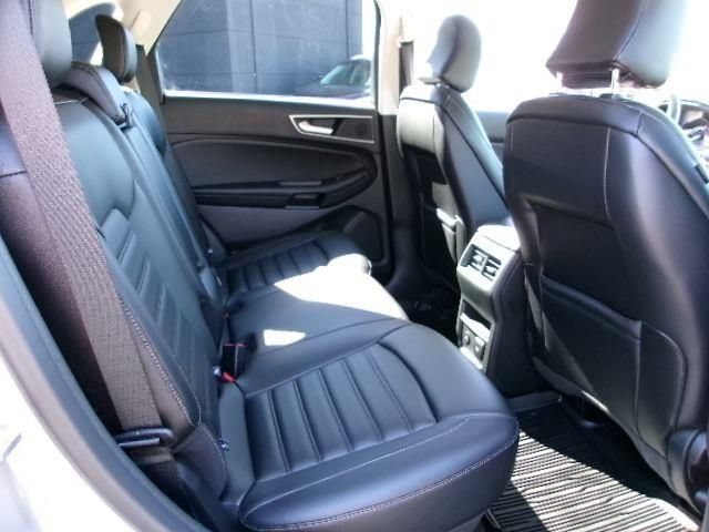 Certified 2024 Ford Edge SEL w/ Convenience Package AWD/4WD image 5
