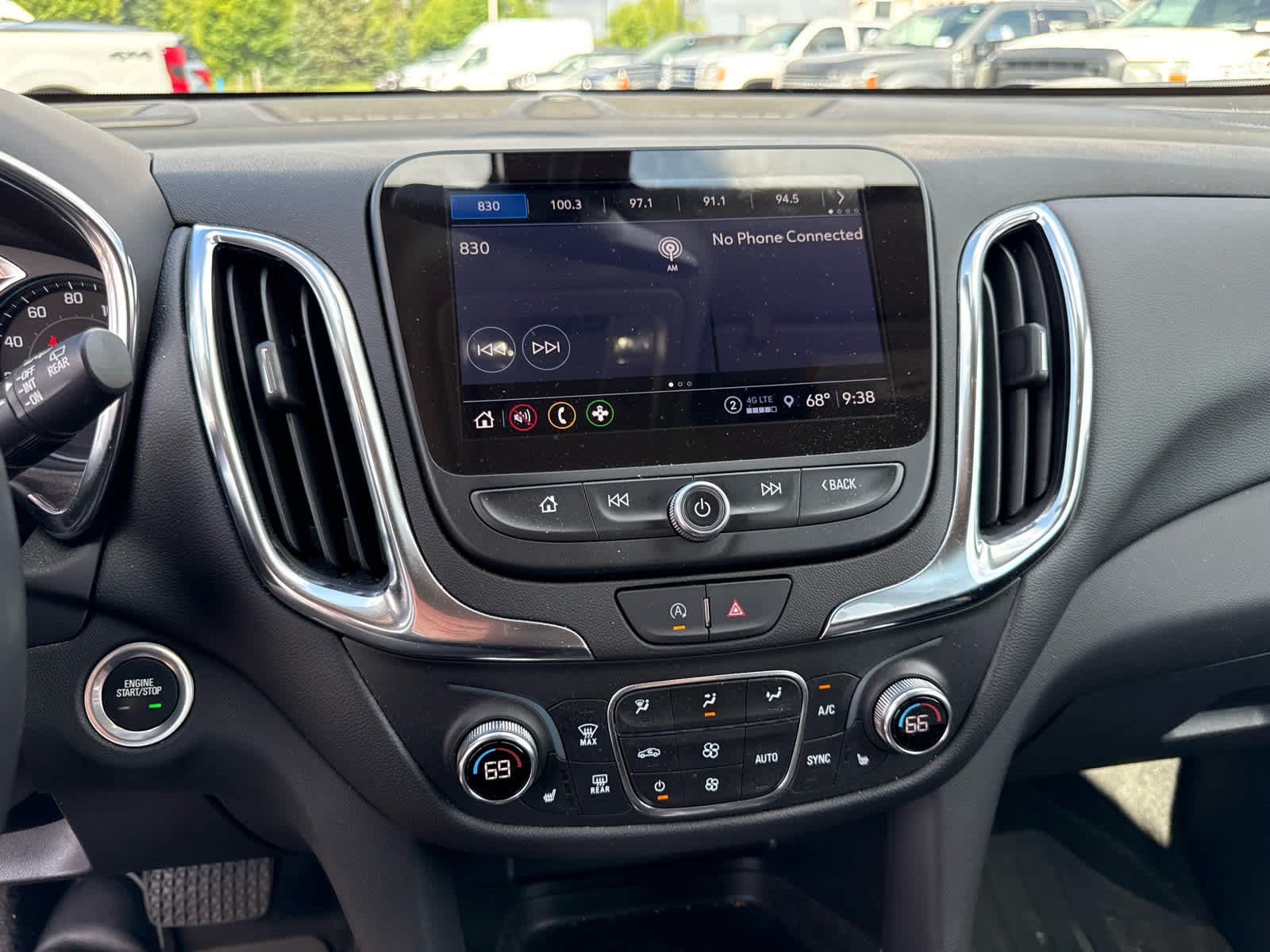 Used 2024 Chevrolet Equinox LT AWD/4WD image 7