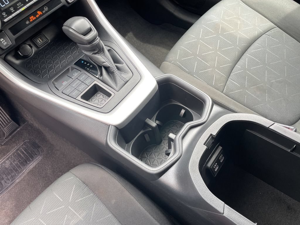 Used 2024 Toyota RAV4 XLE AWD/4WD image 9