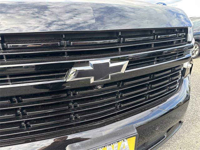 Used 2023 Chevrolet Suburban RST w/ Sport Performance Package image 12