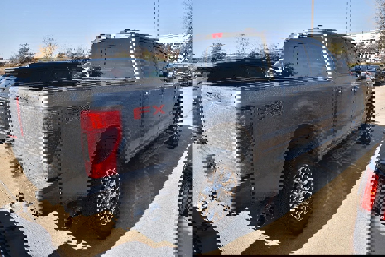 Certified 2022 Ford F250 Lariat w/ Lariat Ultimate Package image 6