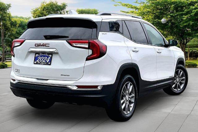 Used 2024 GMC Terrain SLT AWD/4WD image 12