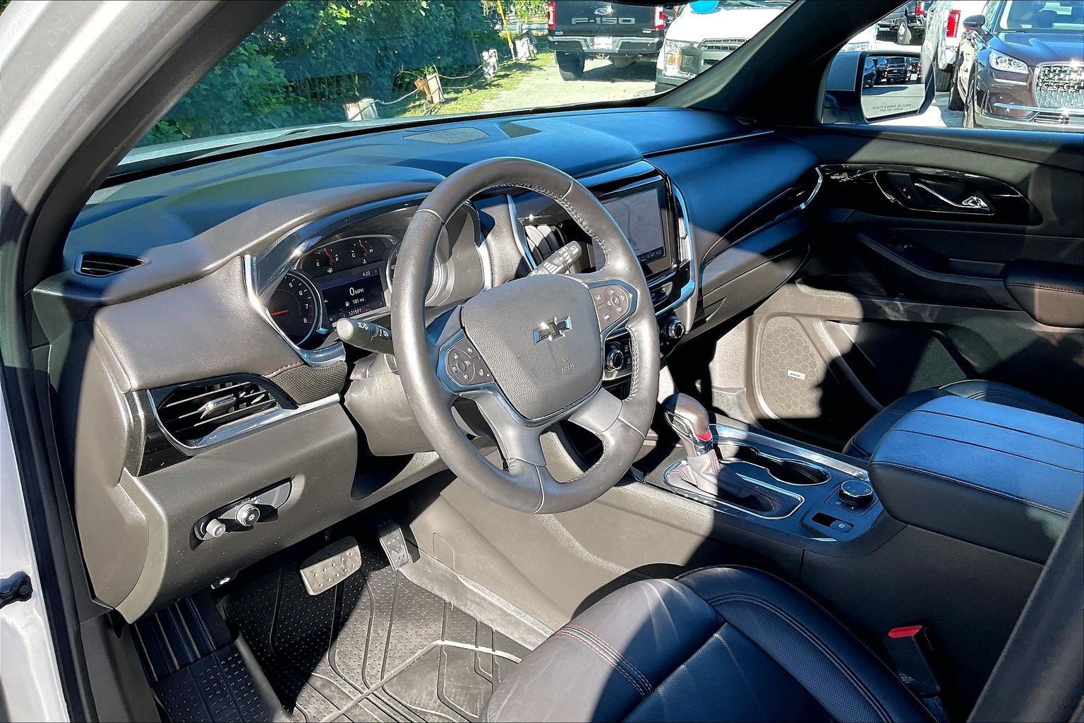 Used 2022 Chevrolet Traverse RS w/ LPO, Floor Liner Package AWD/4WD image 14