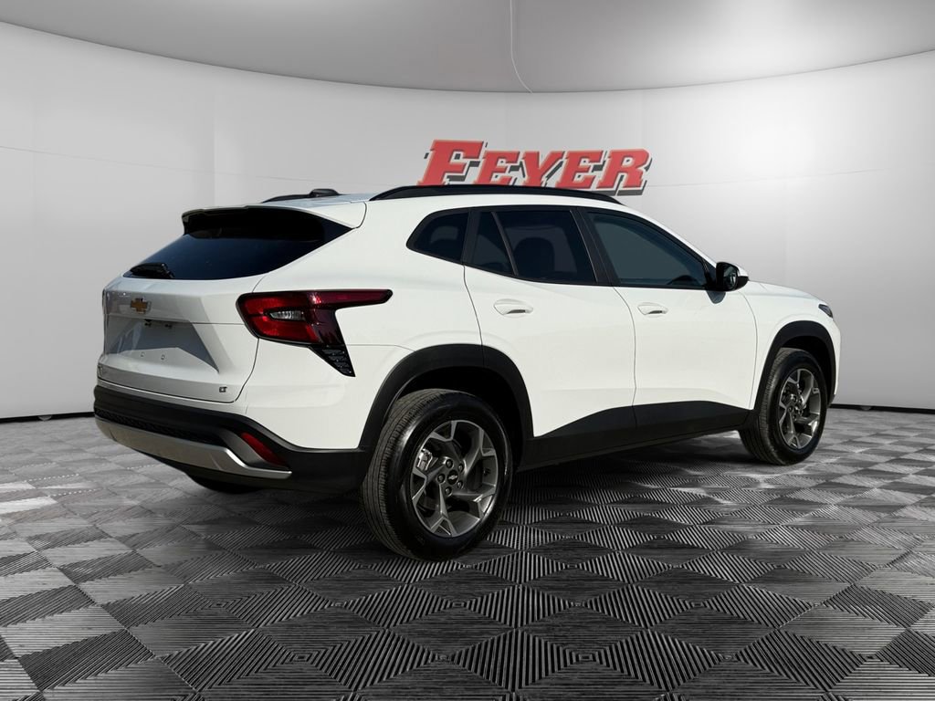 Used 2025 Chevrolet Trax LT FWD image 5