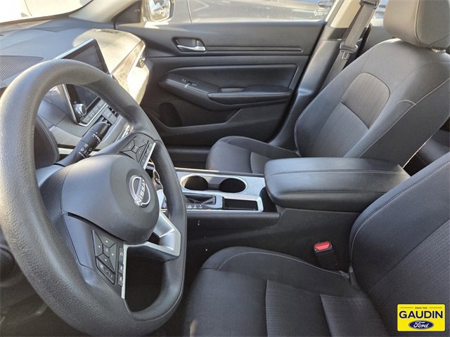 Used 2024 Nissan Altima 2.5 SV image 5